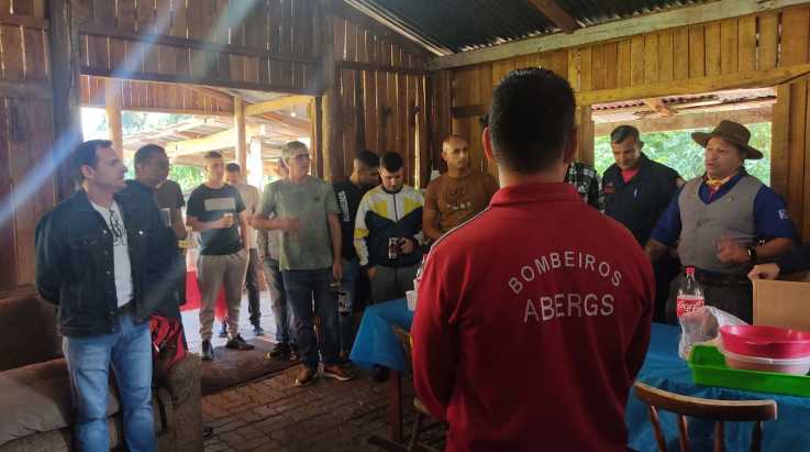 ABERGS visita Corpo de Bombeiros Militar de Dois Irmãos