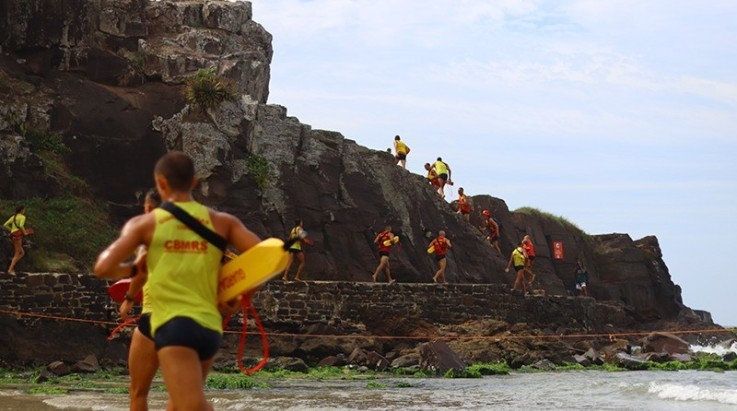 ABERGS prestigia a competição Guarda-Vidas de Pedra em Torres