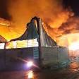 Bombeiros apagam incêndio em fábrica de móveis em Ubá fogofabricauba.jpg