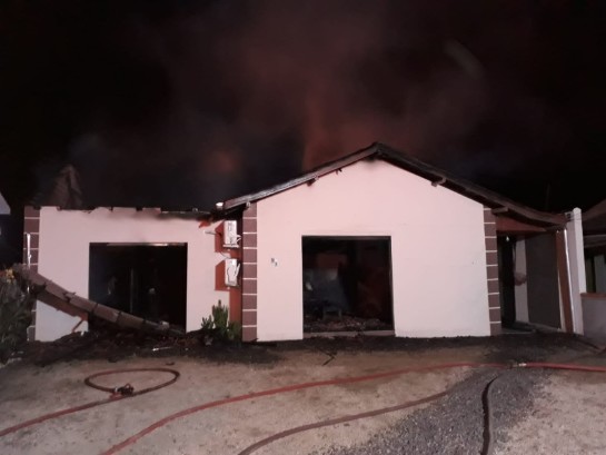 SC: Incêndio de grandes proporções mobiliza bombeiros em Armazém incendio-de-grandes-proporcoes-mobiliza-o-corpo-de-bombeiros-em-armazem.jpg