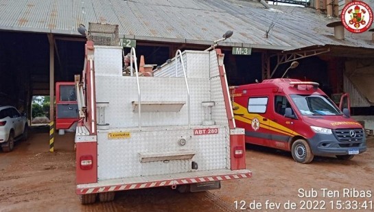 Homem é resgatado por bombeiros após cair em silo de 6 metros em MT resgate-bombeirosmatogrosso.jpeg