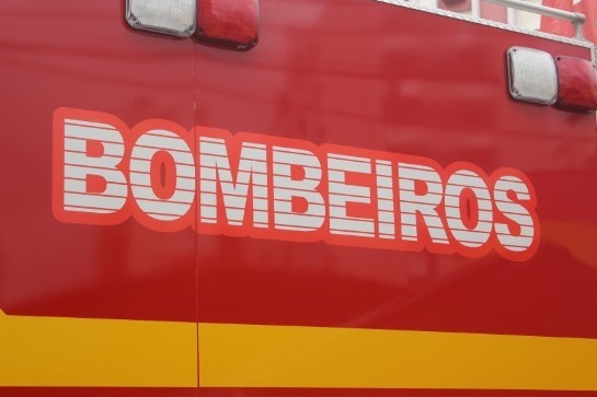 Bombeiros combatem incêndio em casa no Balneário Arroio do Silva bombeiros-combatem-incendio-em-casa-no-balneario-arroio-do-silva.jpg