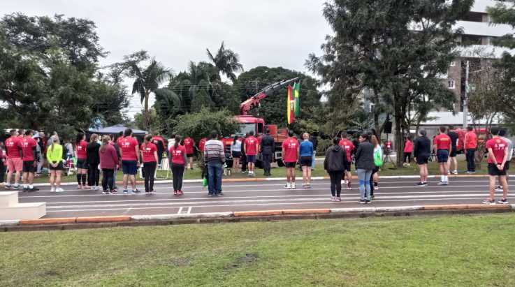 ABERGS prestigia 6° Corrida do Fogo do Corpo de Bombeiros de Taquara