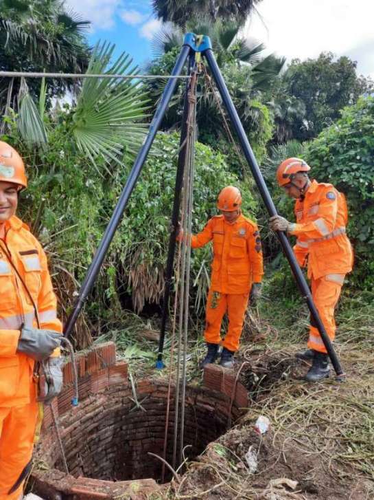 Corpo de Bombeiros resgata cavalo de cacimba em Canindé corpo-de-bombeiros-resgata-cavalo-de-cacimba-em-caninde-1-600x800.jpeg