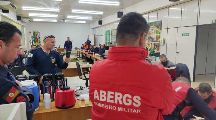 ABERGS visita Pelotões do 6° Batalhão de Bombeiro Militar