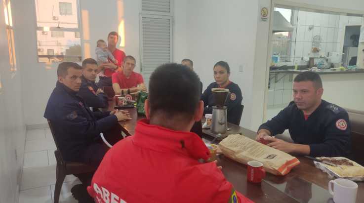 ABERGS visita Pelotões do 6° Batalhão de Bombeiro Militar