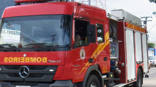 Sinop: bombeiros são acionados para combater incêndio em depósito de construção caminhao-auto-bomba-tanque-bombeiros-sorriso-fevereiro-2022-so-noticiaslucas-torres-990x556.jpg