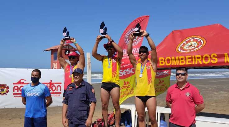 ABERGS participa do 12° Aquathlon na praia do Cassino em Rio Grande