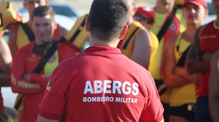 ABERGS participa do 12° Aquathlon na praia do Cassino em Rio Grande