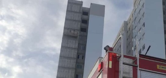 Bombeiros resgatam homens presos a equipamento a 30 metros de altura em Salvador 134812bombeiros-resgatam-homens-presos-a-equipamento-a-30-metros-de-altura-em-salvador-3.jpg