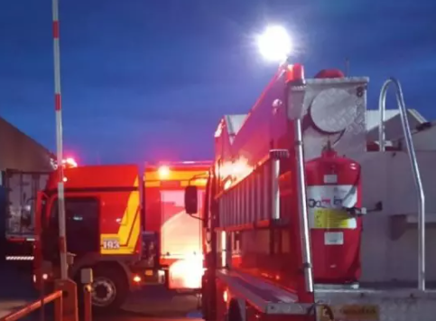Vazamento de amônia movimenta equipes de bombeiros em Navegantes caminhaosc-.png