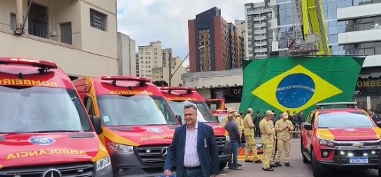 “Maior renovação de frota de ambulâncias da história do Siate”, afirma Beto Preto durante entrega de veículos para Corpo de Bombeiros beto-preto-corpo-de-bombeiros.jpg