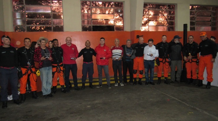 ABERGS prestigia a formatura do CSALT e portas abertas do CBMRS