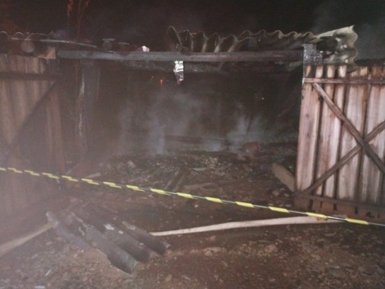 SC: Imóvel pega fogo e bombeiros são acionados para apagar as chamas imovel-pega-fogo-e-bombeiros-sao-acionados-para-apagar-as-chamas.jpg
