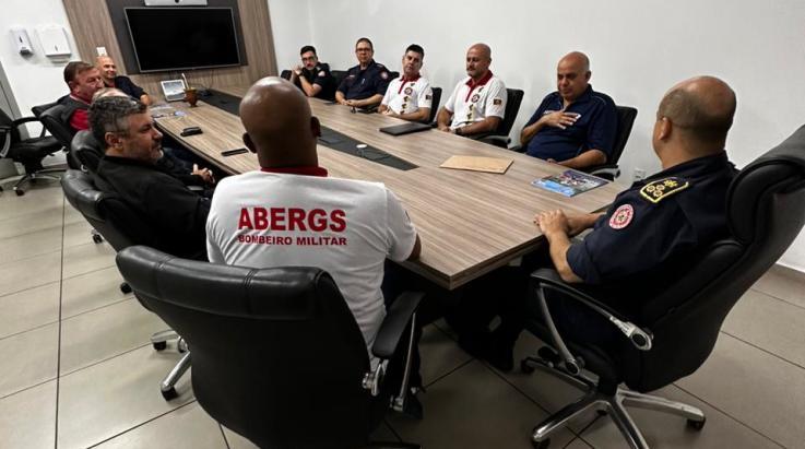 ABERGS acompanha a Comissão de Bombeiros Veteranos ao Comandante-Geral do CBMRS
