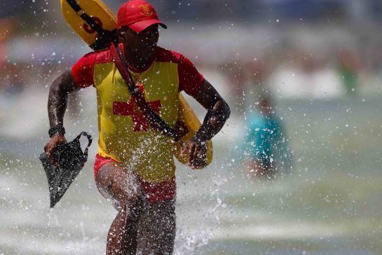 PR: Bombeiros finalizam operação verão no litoral; dez pessoas morreram afogadas no período 1673998583-verao-verao-maior-salvamentos-resgates-praias-litoral-corpo-de-bombeiros-afogamentos-800x534.jpg