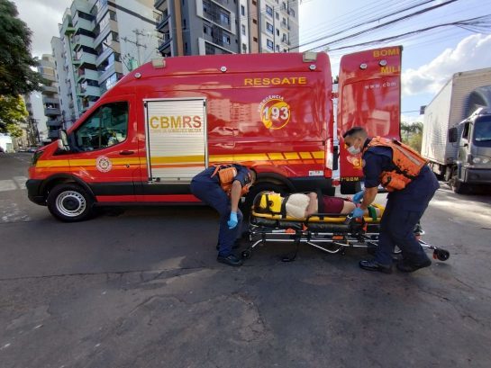 RS: Corpo de Bombeiros Militar é a entidade que coordena resgates com múltiplas equipes de segurança motociclista-fica-ferida-apos-acidente-com-carro-na-saldanha-marinho-com-uruguai-1-1024x768.jpg