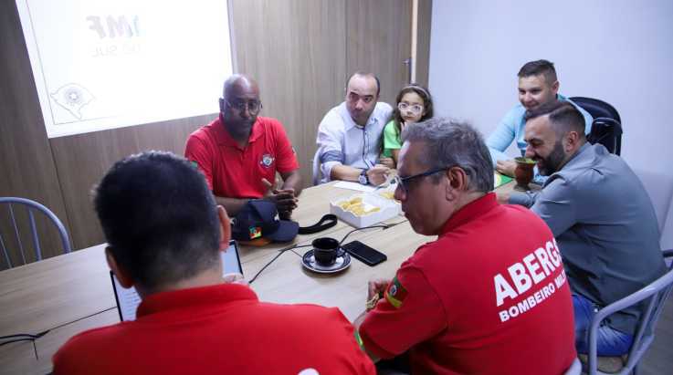 ABERGS realiza visita institucional a Regional da ABAMF em Caxias do Sul