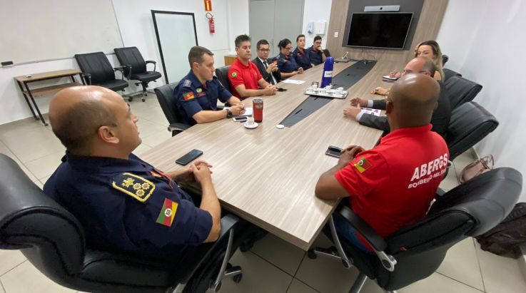 ABERGS e Attitude Promo, reúnem-se com o Comando do CBMRS e firmam contrato para a realização do SENABOM 2023