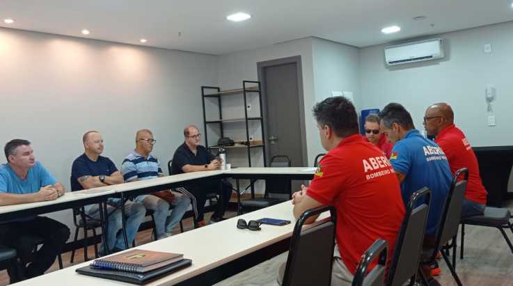Coordenadores da ABERGS recebem associados Bombeiros Militares PME